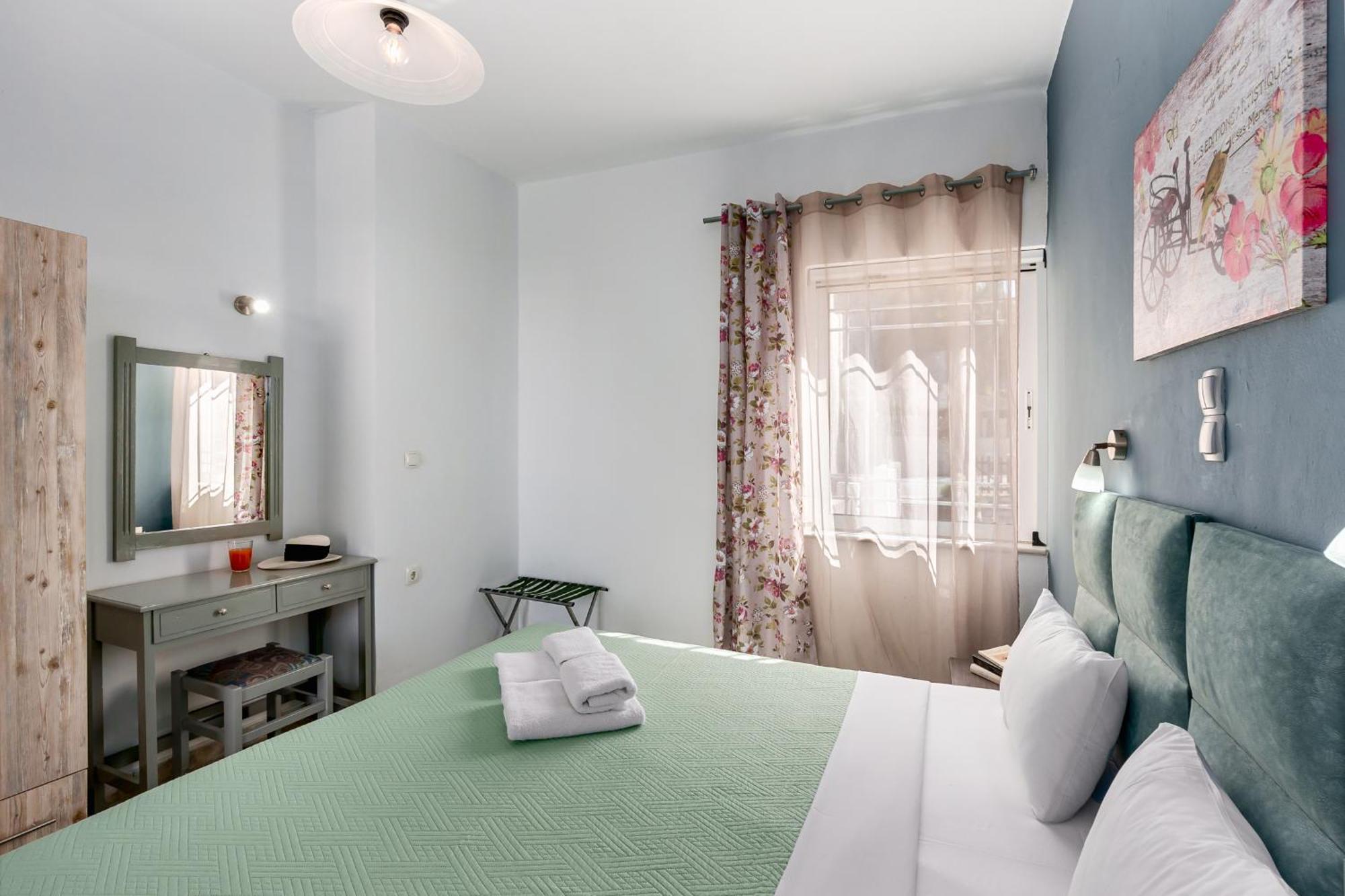 Nikos Apartments Ajía Marína Kültér fotó