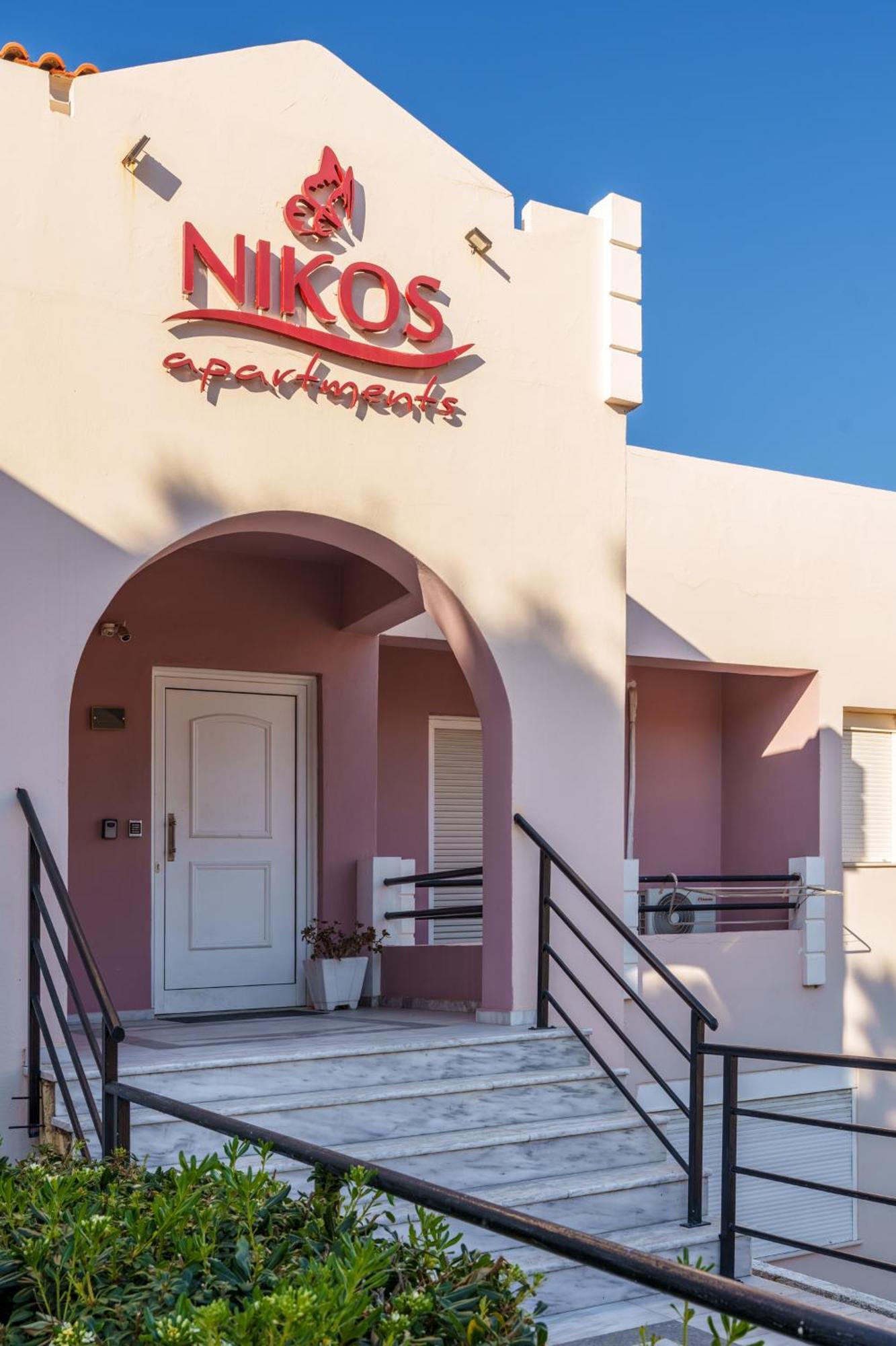 Nikos Apartments Ajía Marína Kültér fotó