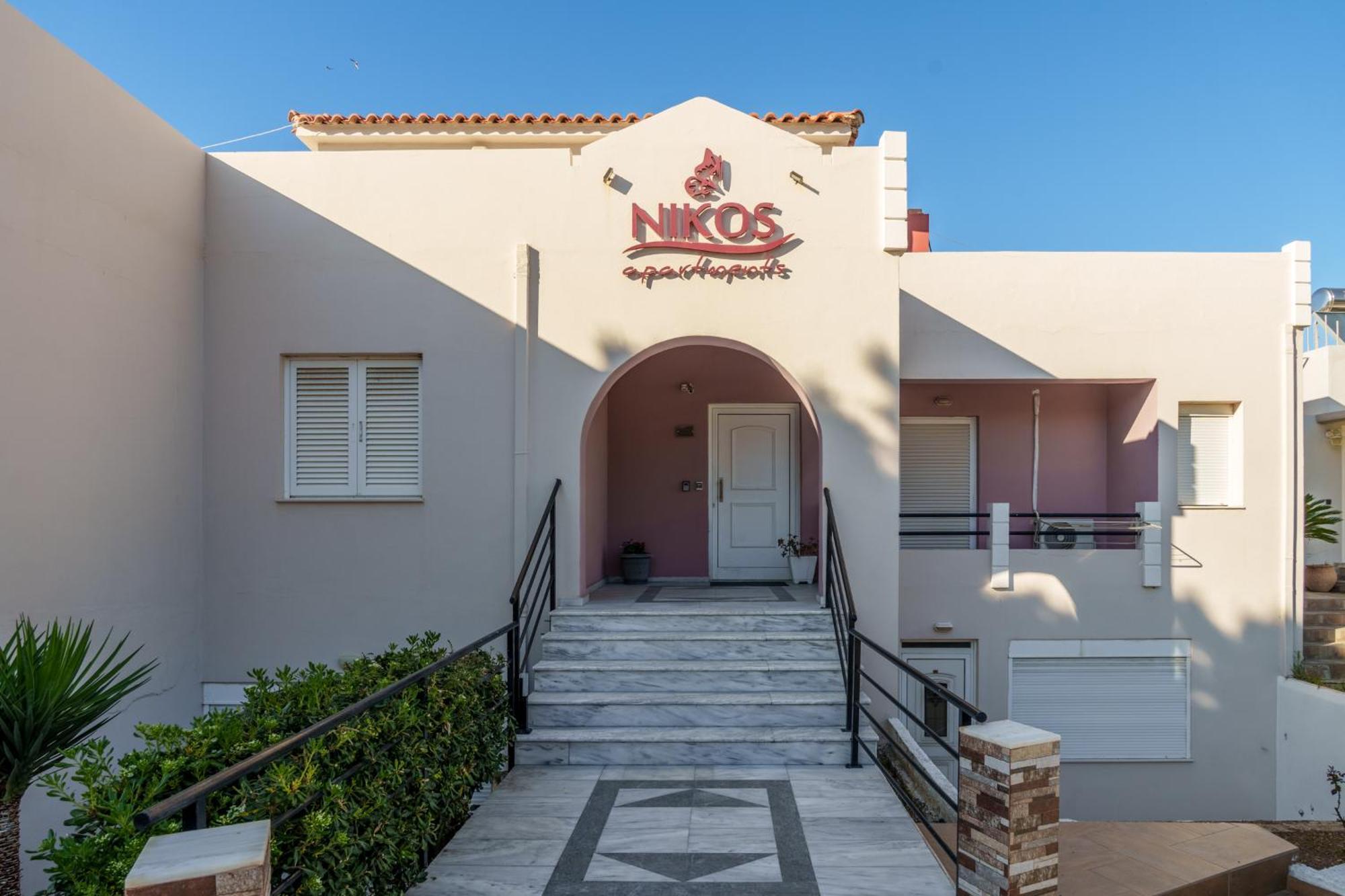 Nikos Apartments Ajía Marína Kültér fotó
