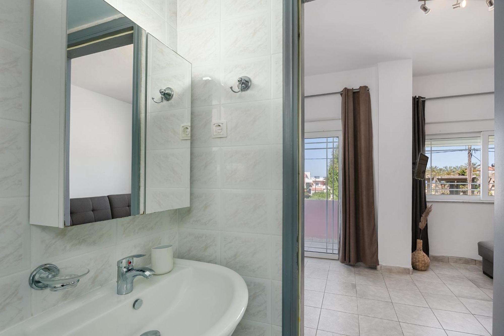 Nikos Apartments Ajía Marína Kültér fotó