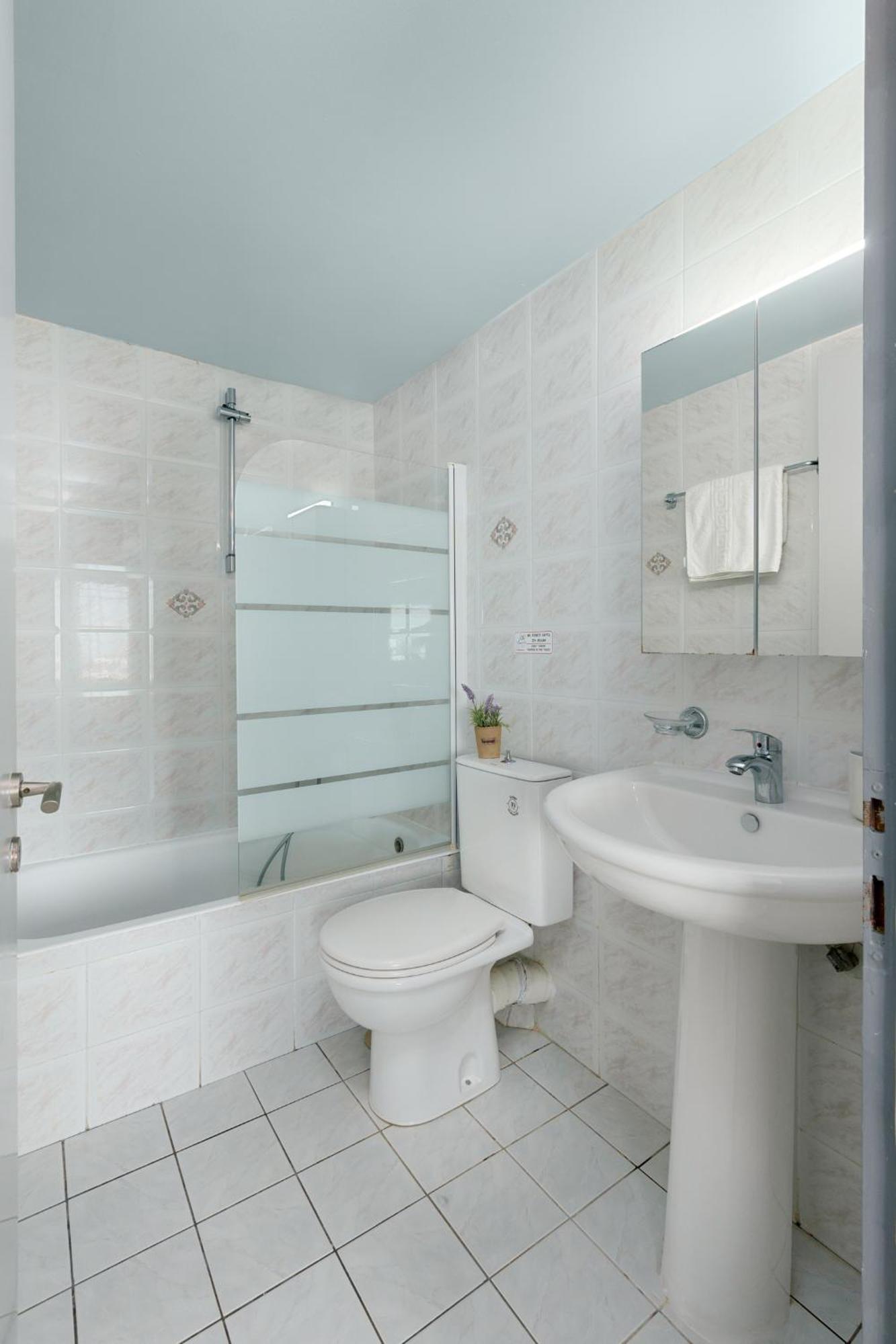 Nikos Apartments Ajía Marína Kültér fotó